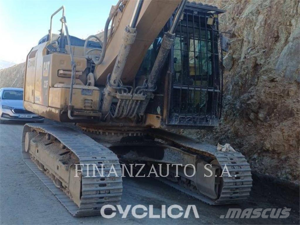 CAT 323F Kāpurķēžu ekskavatori