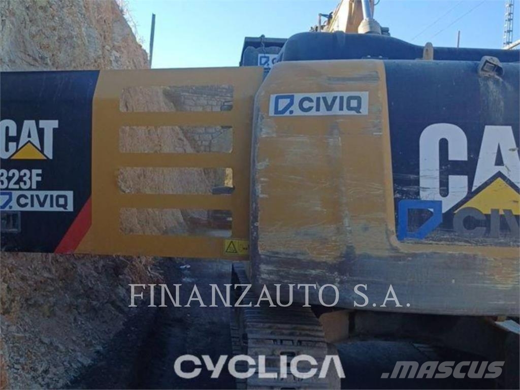 CAT 323F Kāpurķēžu ekskavatori