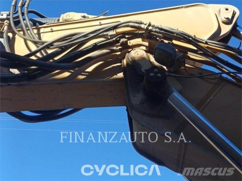 CAT 323F Kāpurķēžu ekskavatori