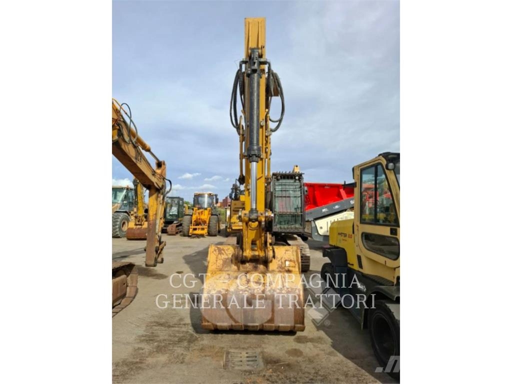 CAT 323F Paletli ekskavatörler