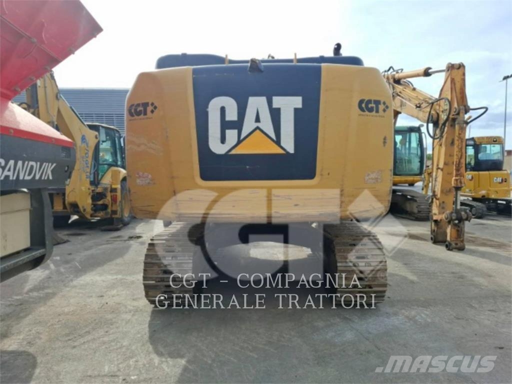 CAT 323F Paletli ekskavatörler