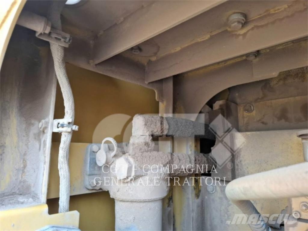CAT 323F Paletli ekskavatörler
