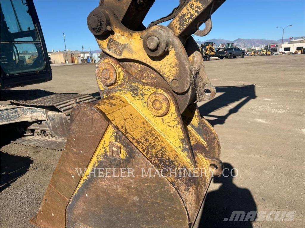 CAT 323F L CF Lánctalpas kotrók