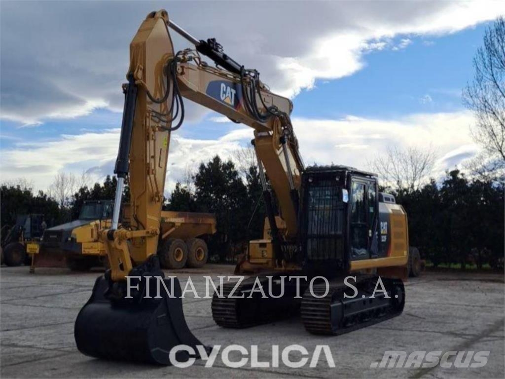 CAT 323F SA Roomikekskavaatorid