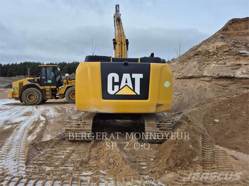 CAT 323FL حفارات زحافة