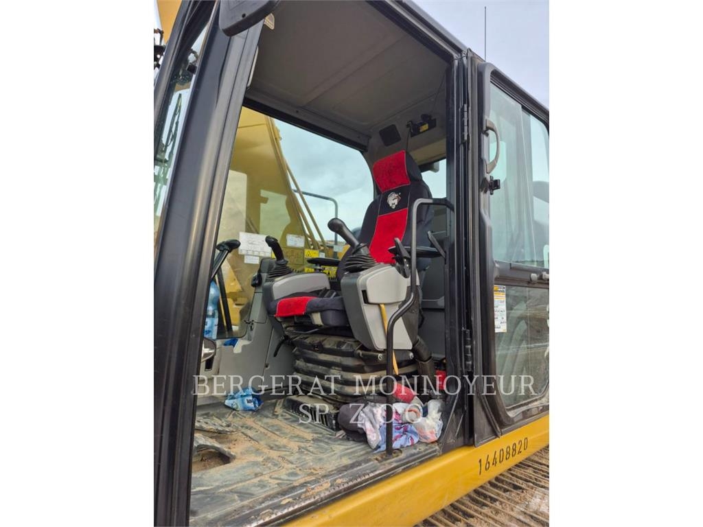 CAT 323FL حفارات زحافة