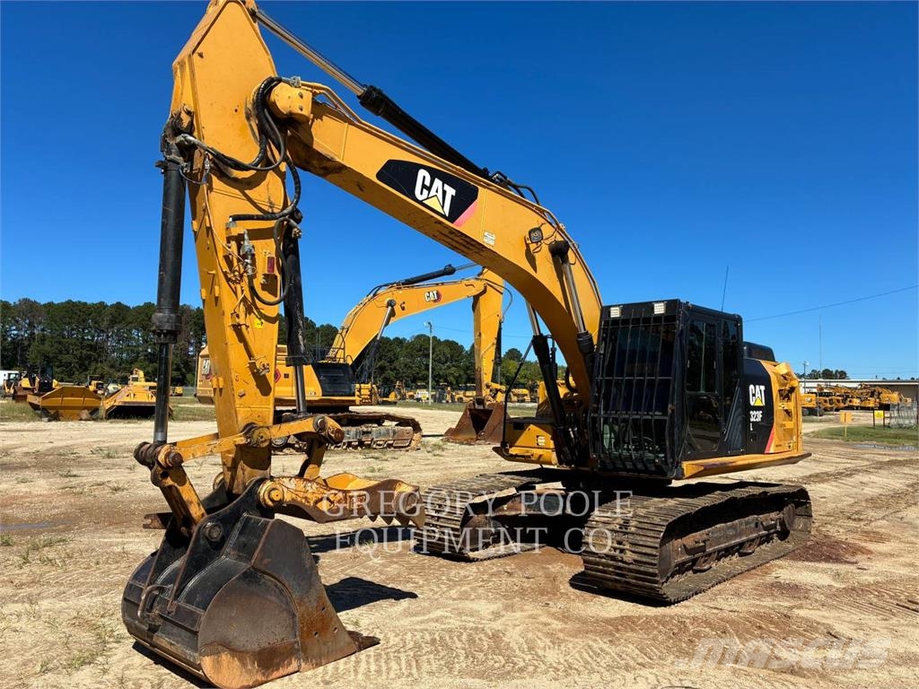 CAT 323FL Gravemaskiner på larvebånd
