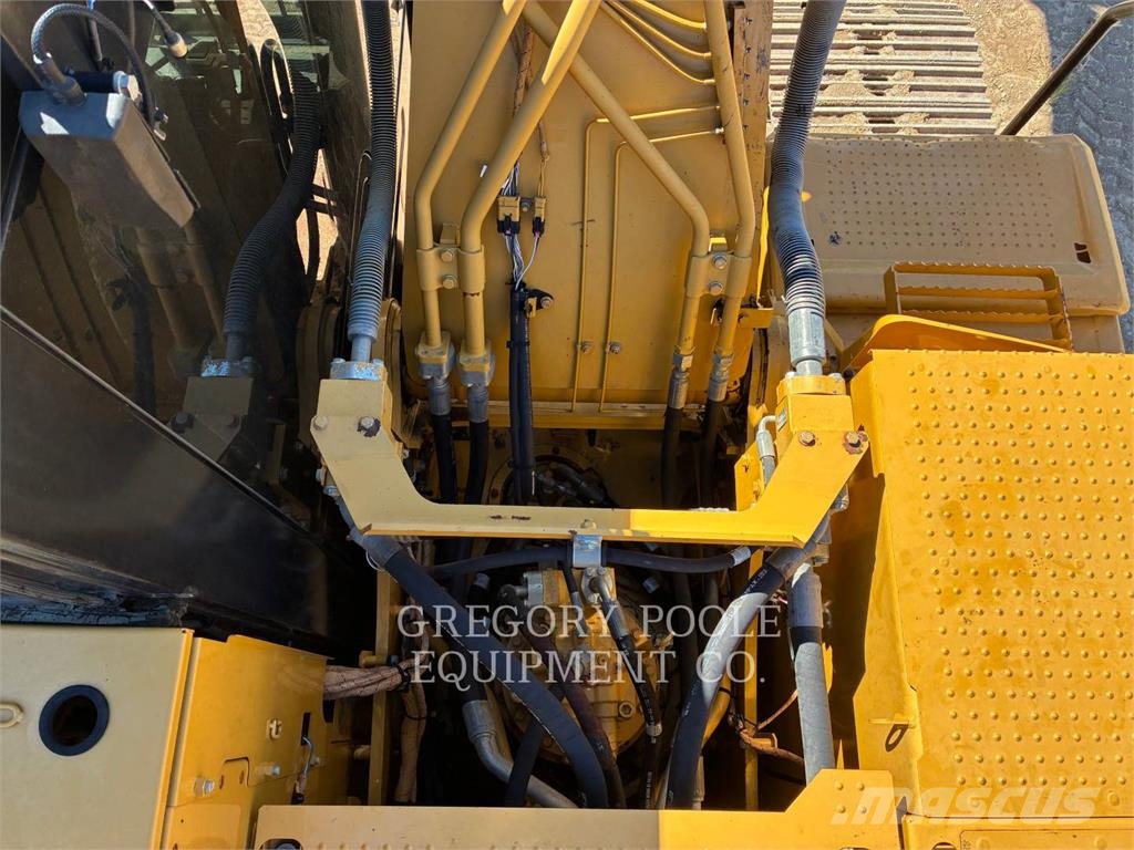 CAT 323FL Gravemaskiner på larvebånd