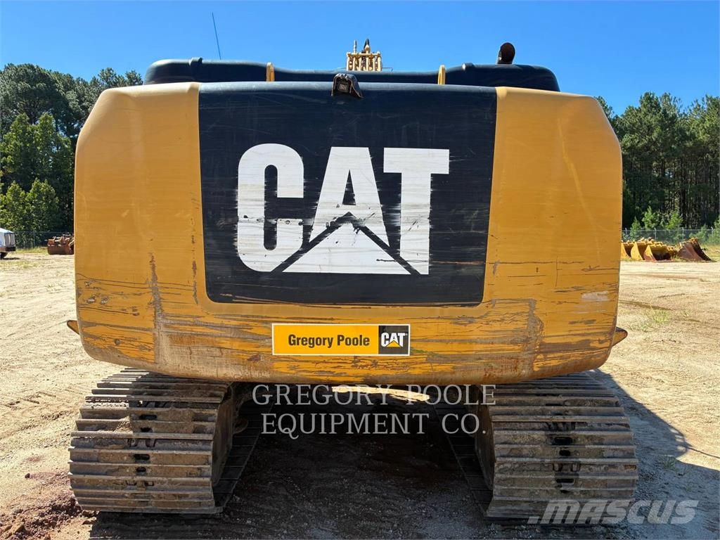 CAT 323FL Gravemaskiner på larvebånd