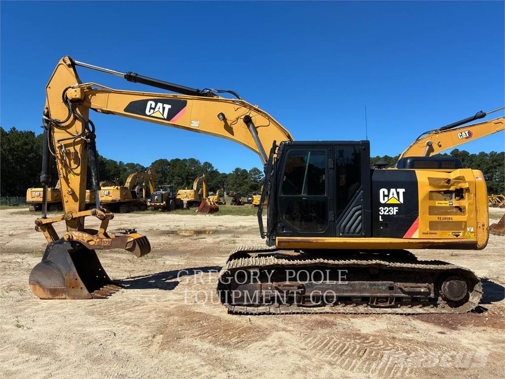 CAT 323FL Gravemaskiner på larvebånd