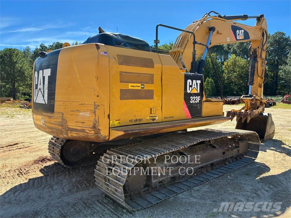 CAT 323FL Gravemaskiner på larvebånd