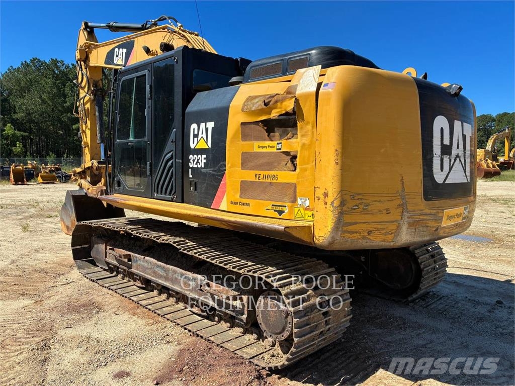 CAT 323FL Gravemaskiner på larvebånd