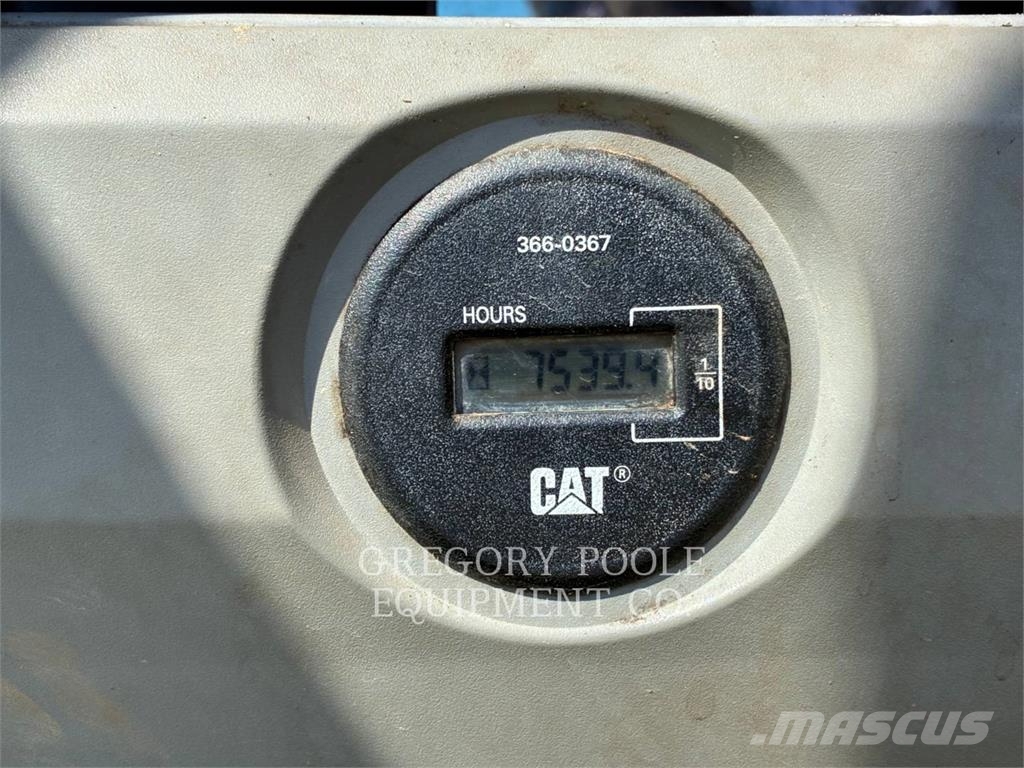 CAT 323FL Gravemaskiner på larvebånd