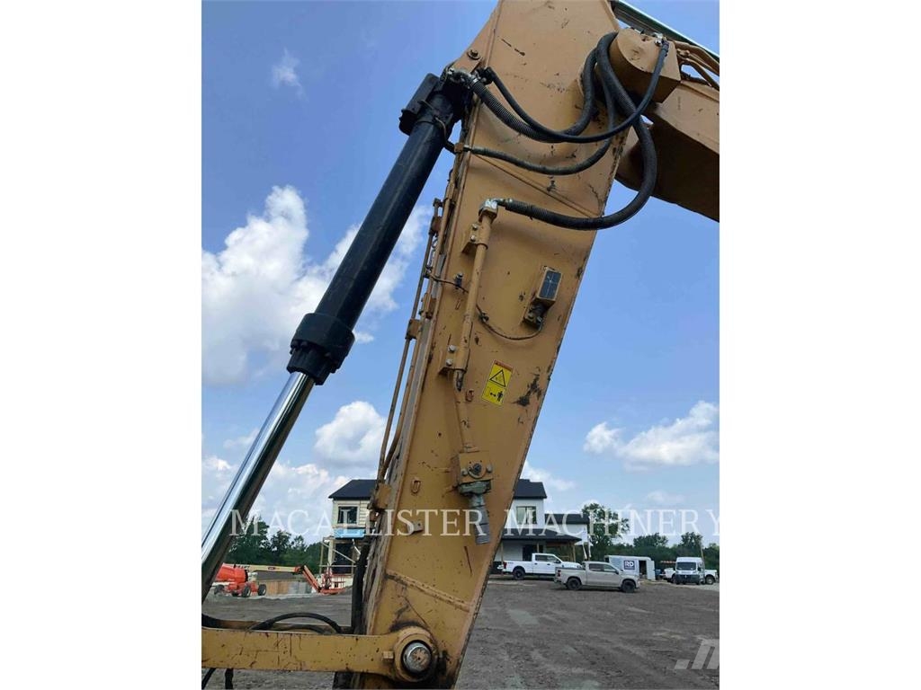 CAT 323FL Q Raupenbagger