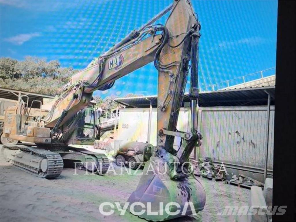 CAT 323L 履带挖掘机