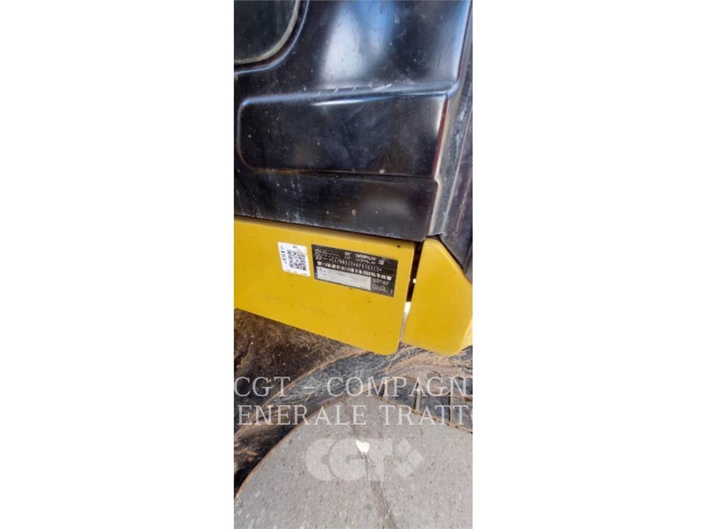 CAT 323LN Гусеничные экскаваторы