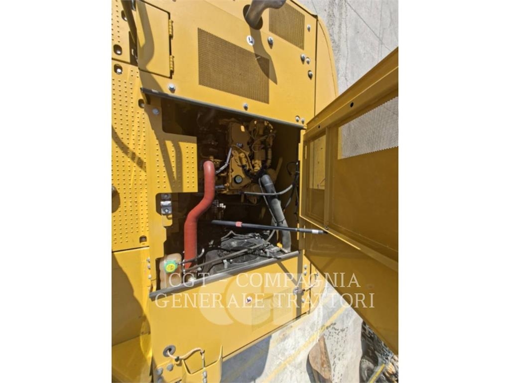 CAT 323SA Гусеничные экскаваторы