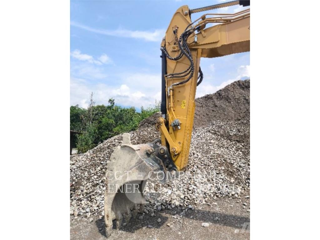 CAT 323SA Paletli ekskavatörler