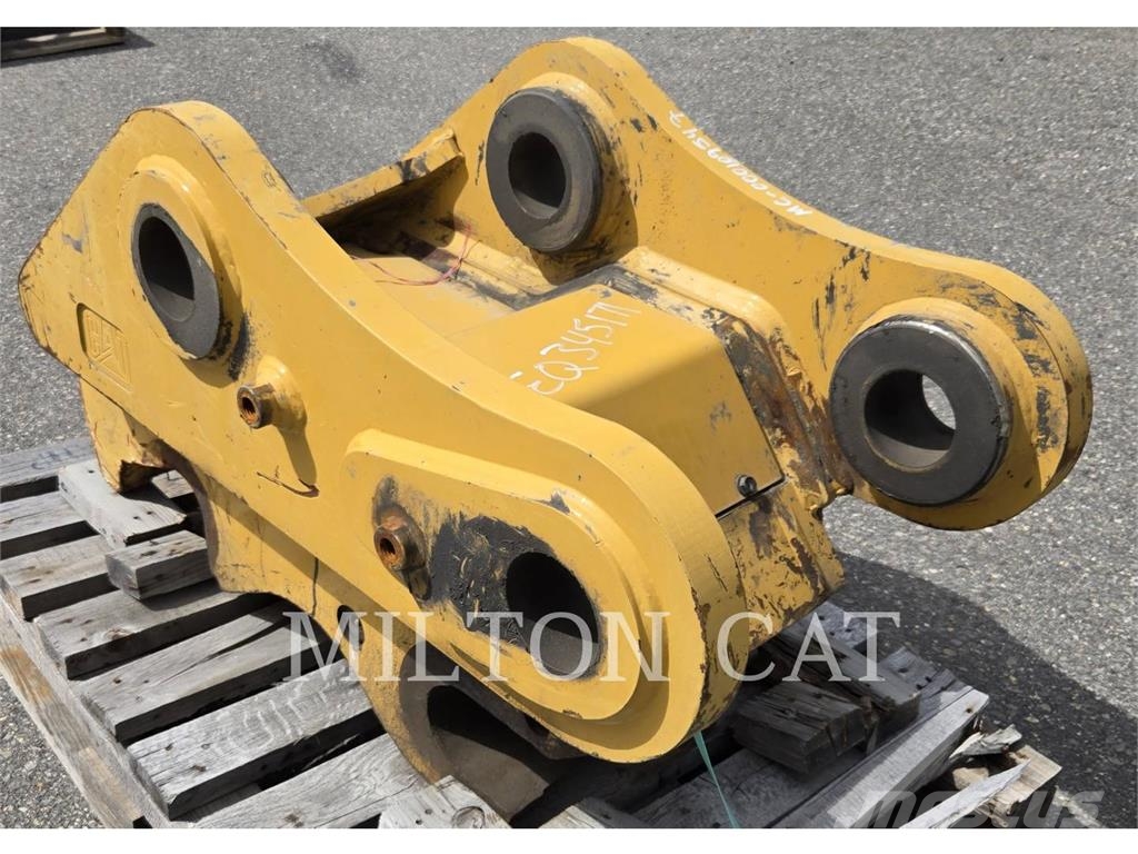 CAT 324-335 COUPLER, CB TO DB LINKAGE Conectores rápidos