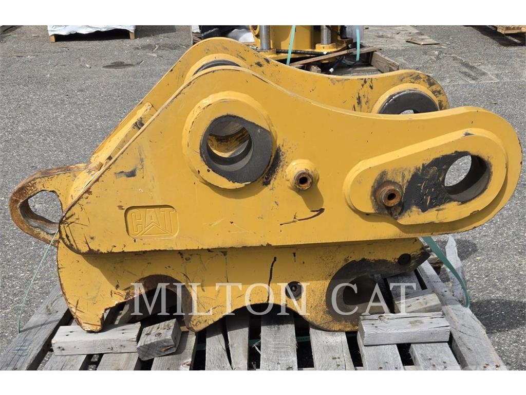 CAT 324-335 COUPLER, CB TO DB LINKAGE Conectores rápidos