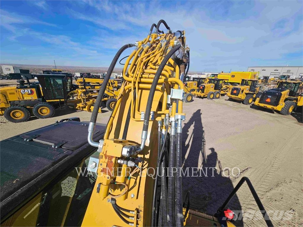 CAT 325 Pásové rýpadlá