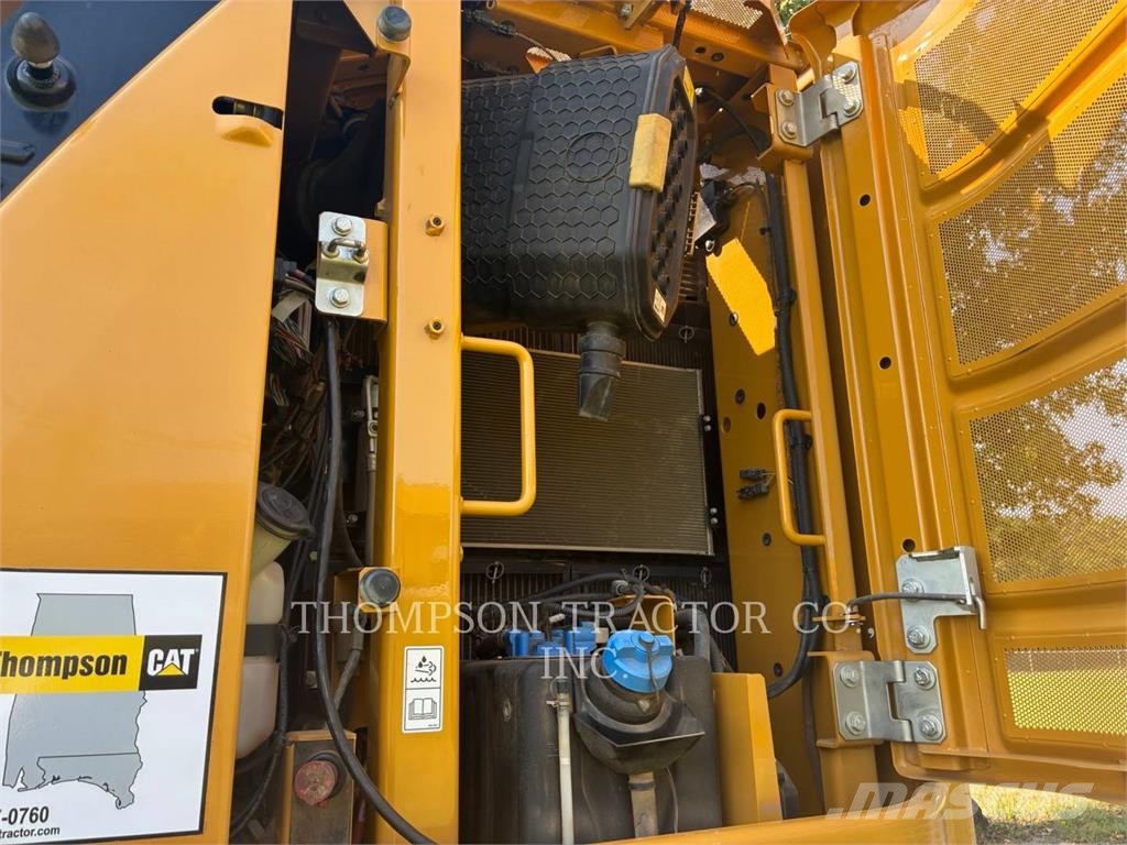 CAT 325 Gravemaskiner på larvebånd