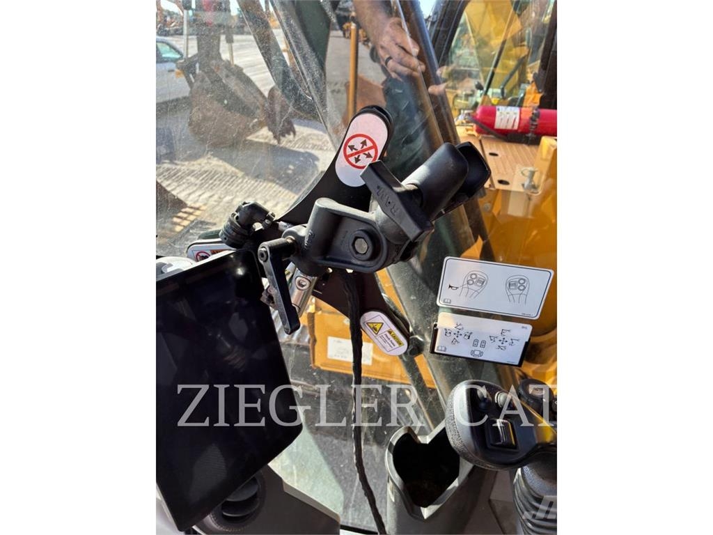 CAT 325 大型油圧ショベル12t以上(パワーショベル・ユンボ)
