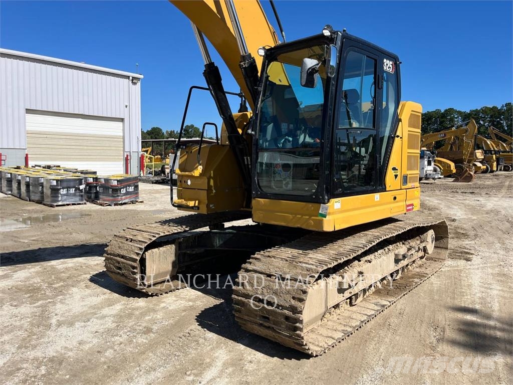 CAT 325 Gravemaskiner på larvebånd