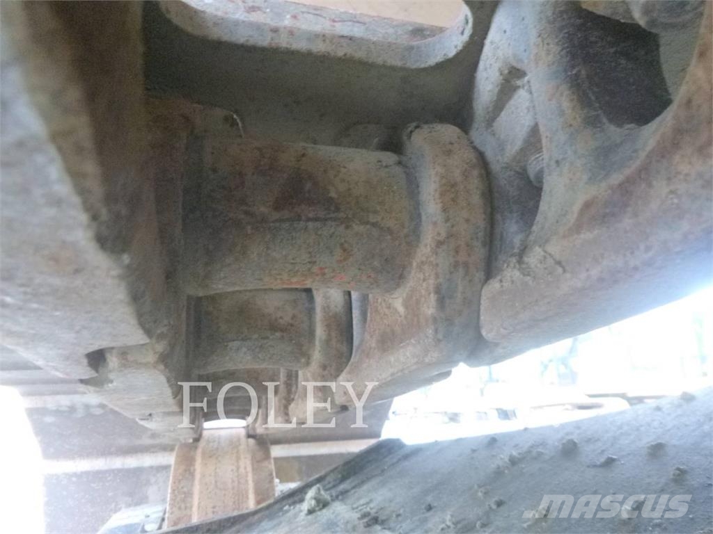 CAT 325-07 حفارات زحافة