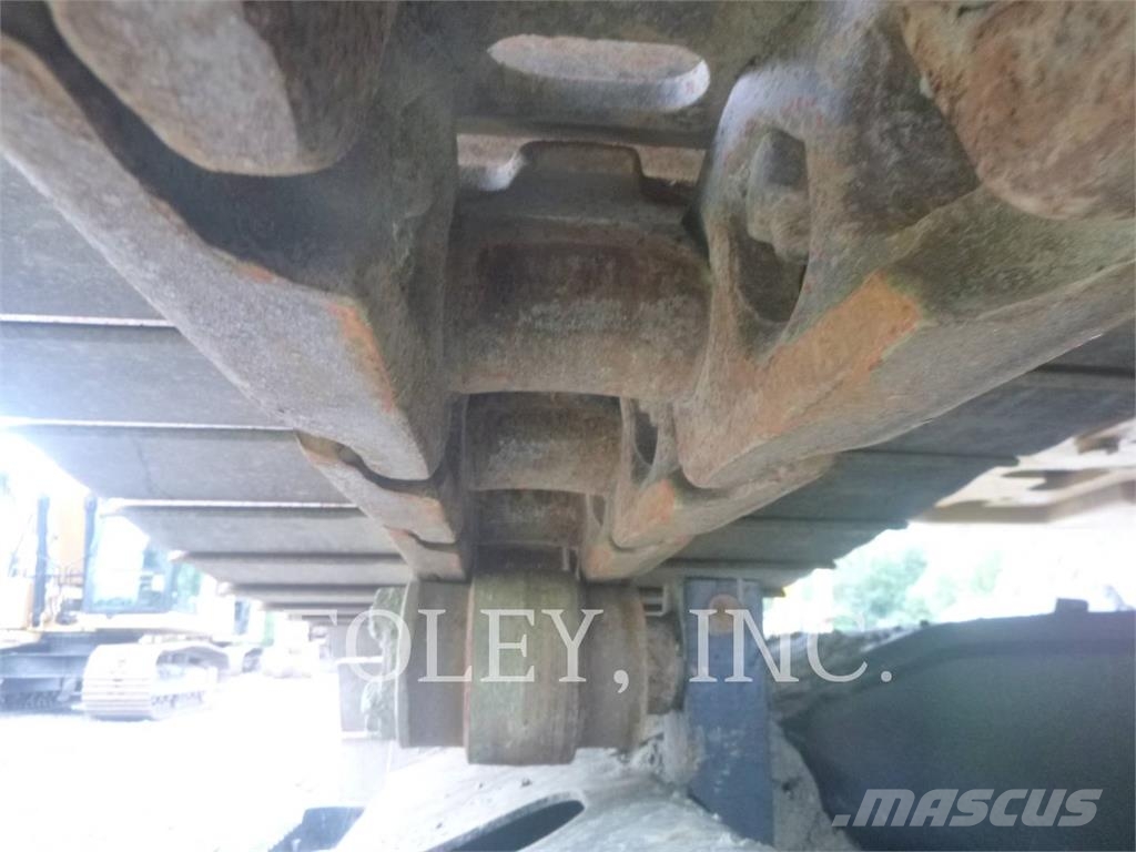 CAT 325-07 حفارات زحافة
