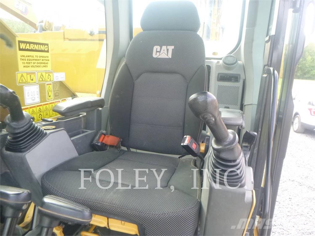 CAT 325-07 حفارات زحافة