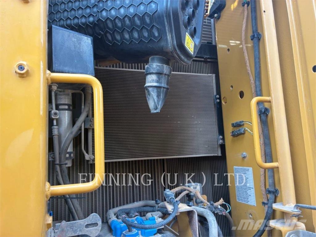 CAT 325 2D Bageri gusjeničari