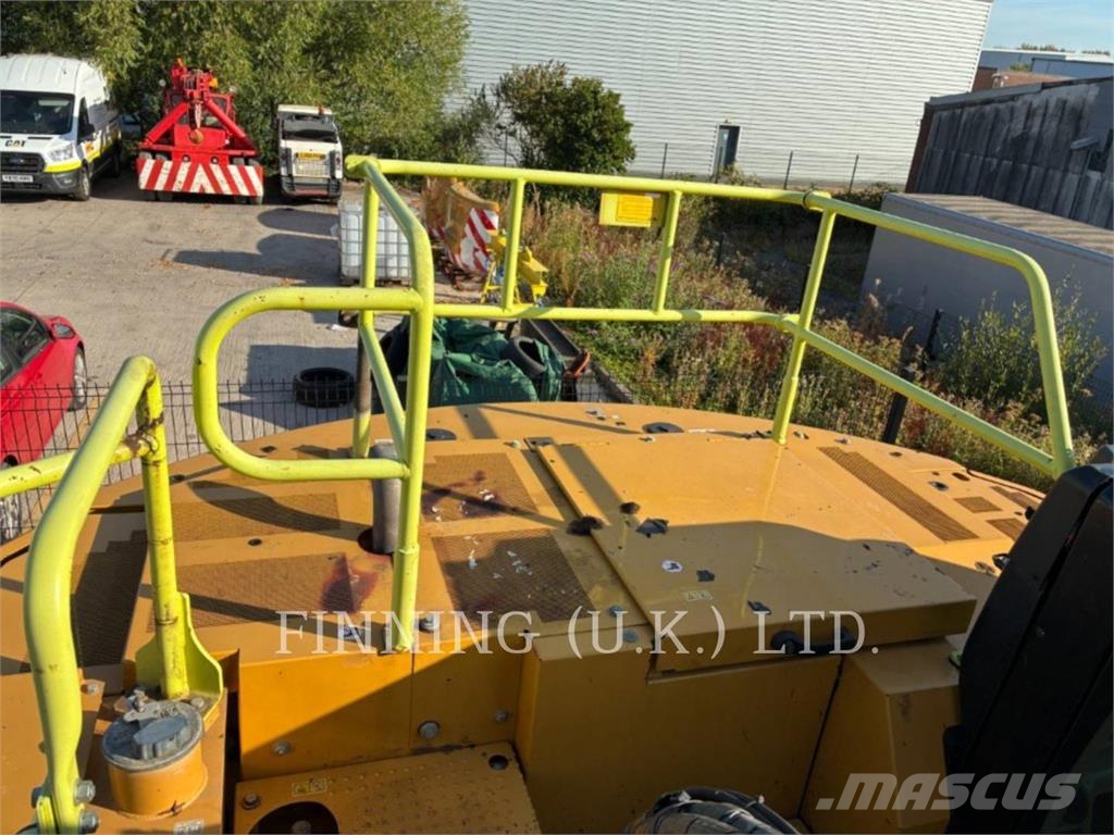 CAT 325 2D Bageri gusjeničari