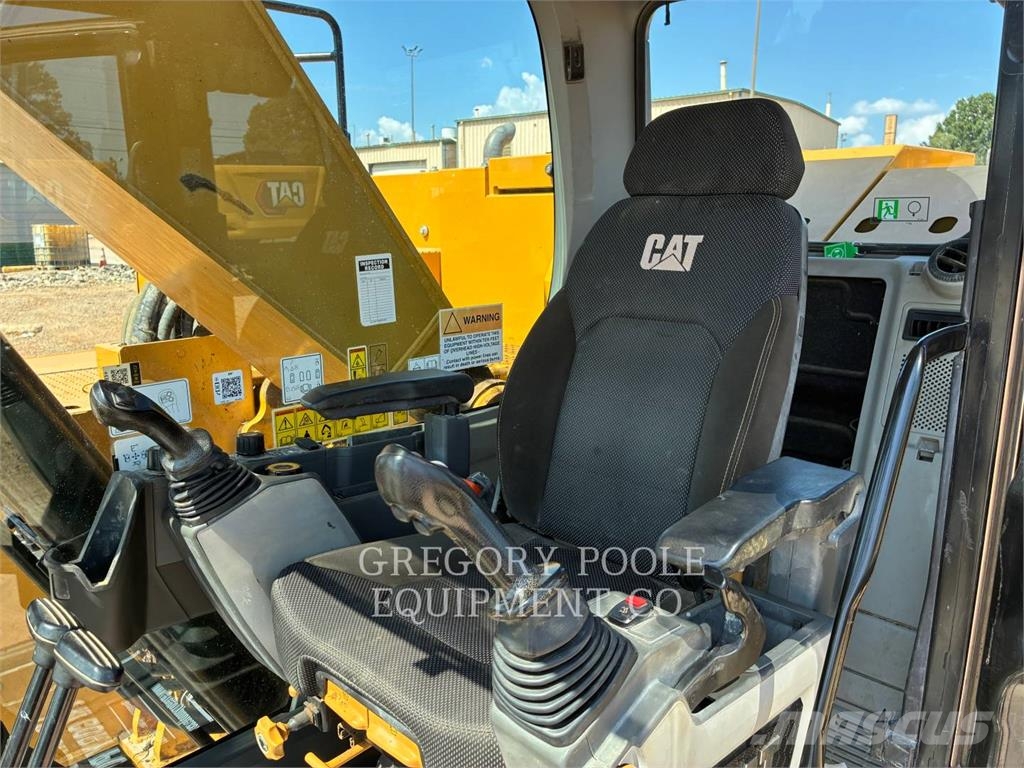 CAT 32507 Escavatori cingolati