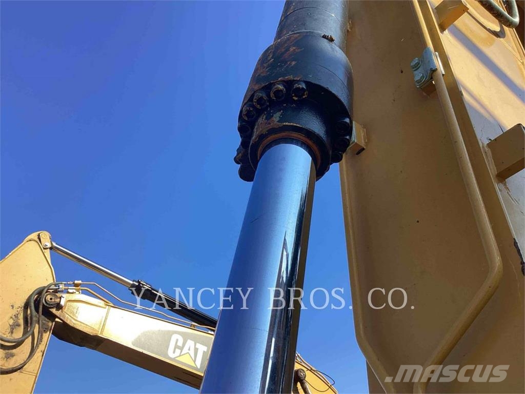 CAT 325F Pelle sur chenilles