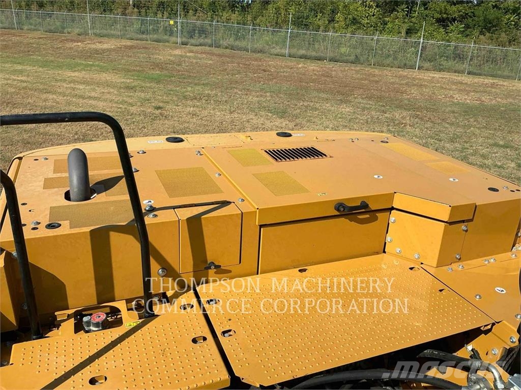 CAT 326 Bagri goseničarji