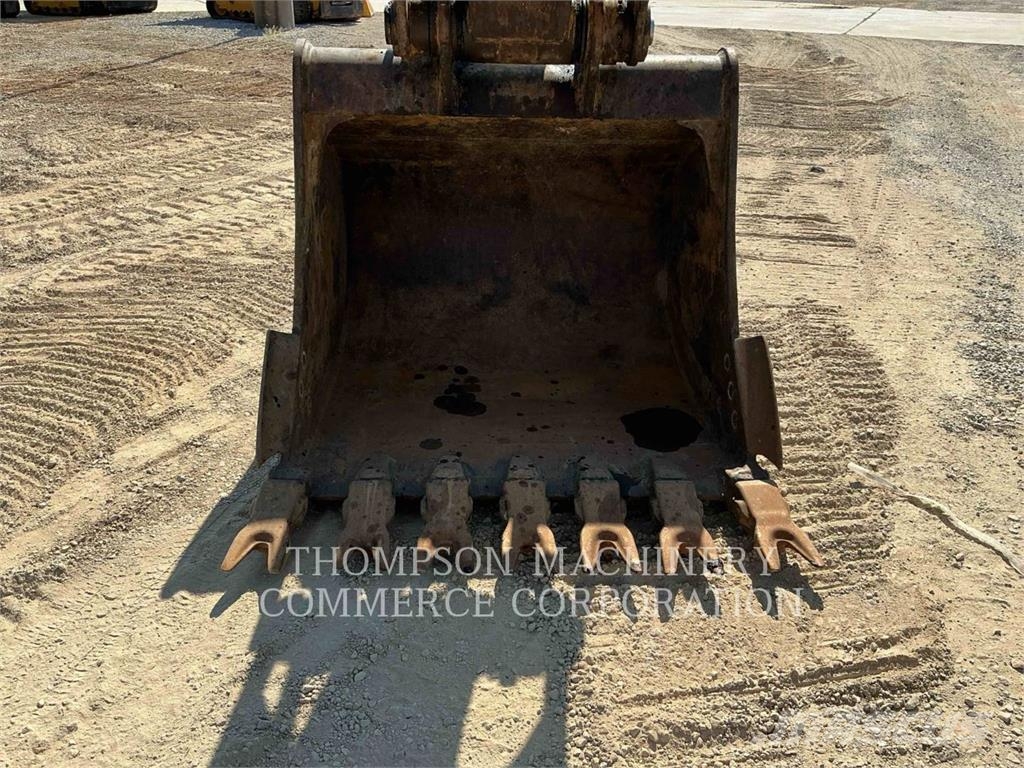 CAT 326 Bagri goseničarji