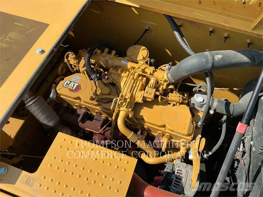 CAT 326 Bagri goseničarji