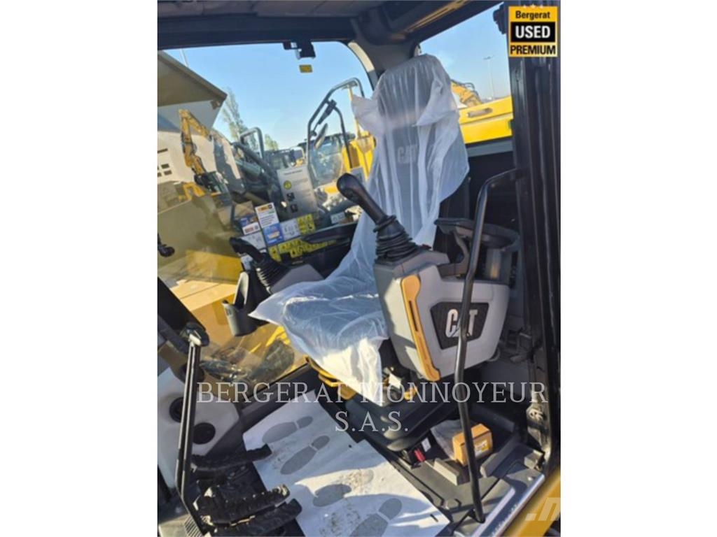 CAT 326 Pelle sur chenilles