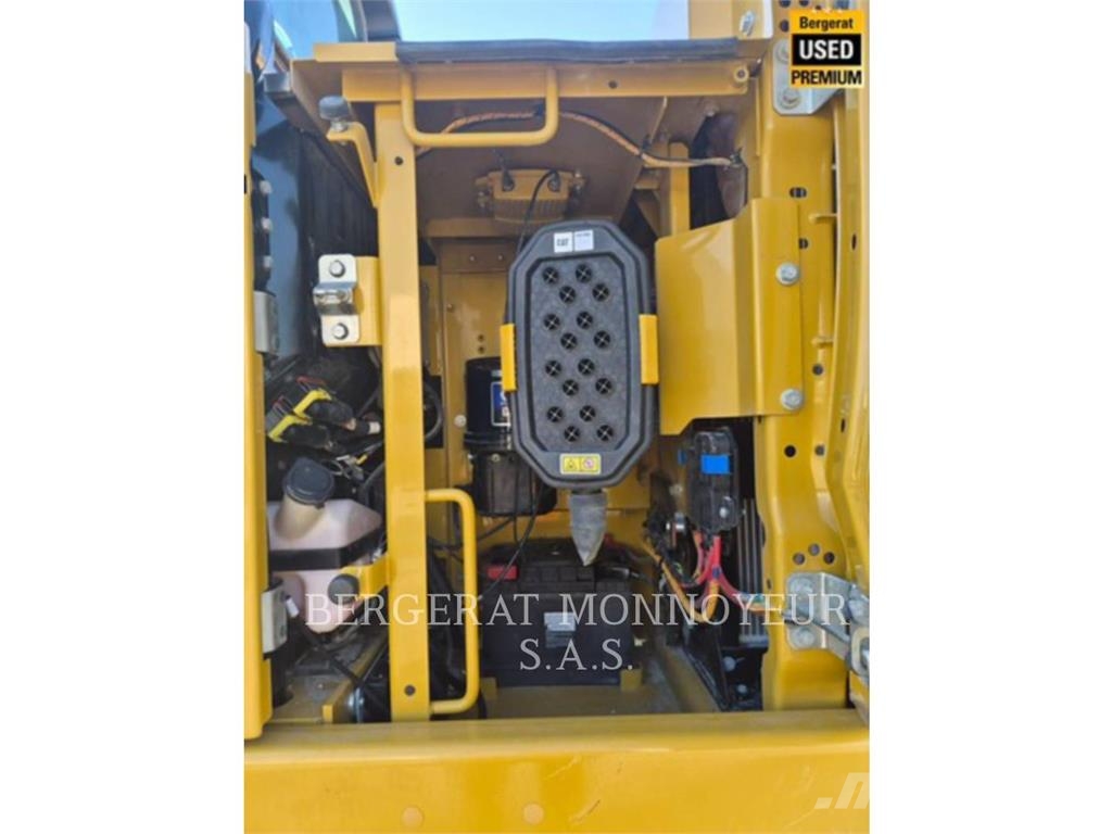 CAT 326 Pelle sur chenilles