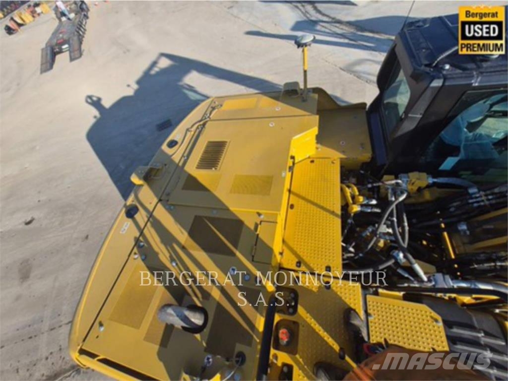 CAT 326 Pelle sur chenilles