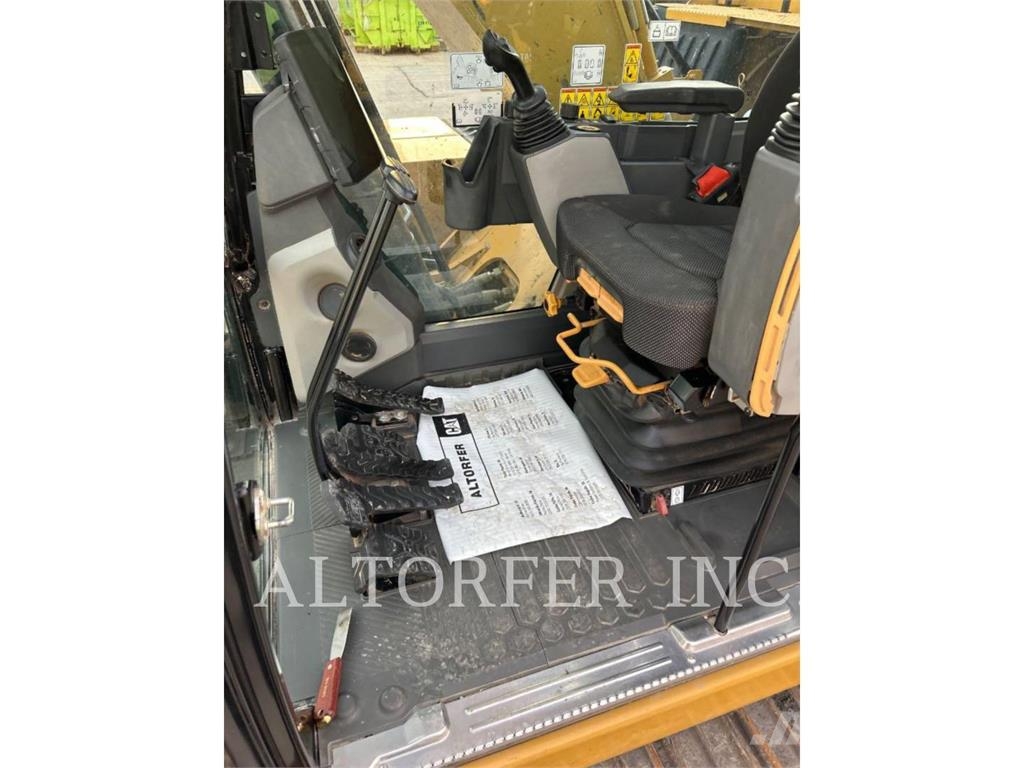 CAT 326-07 SLR حفارات زحافة