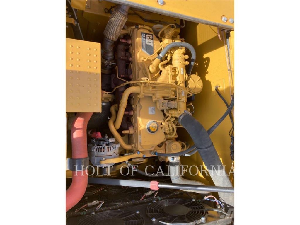 CAT 326 2D Roomikekskavaatorid