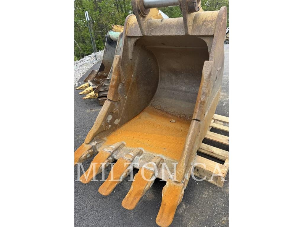 CAT 326-335 42INCH SEVERE DUTY BUCKET 挖斗