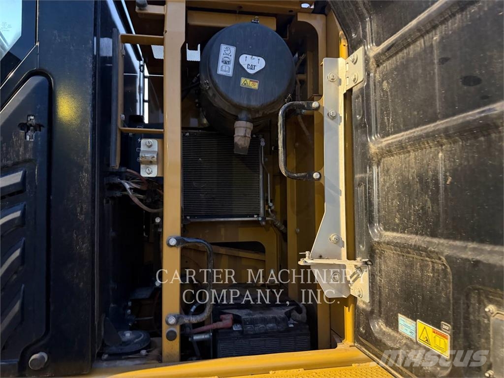 CAT 326FL Kāpurķēžu ekskavatori