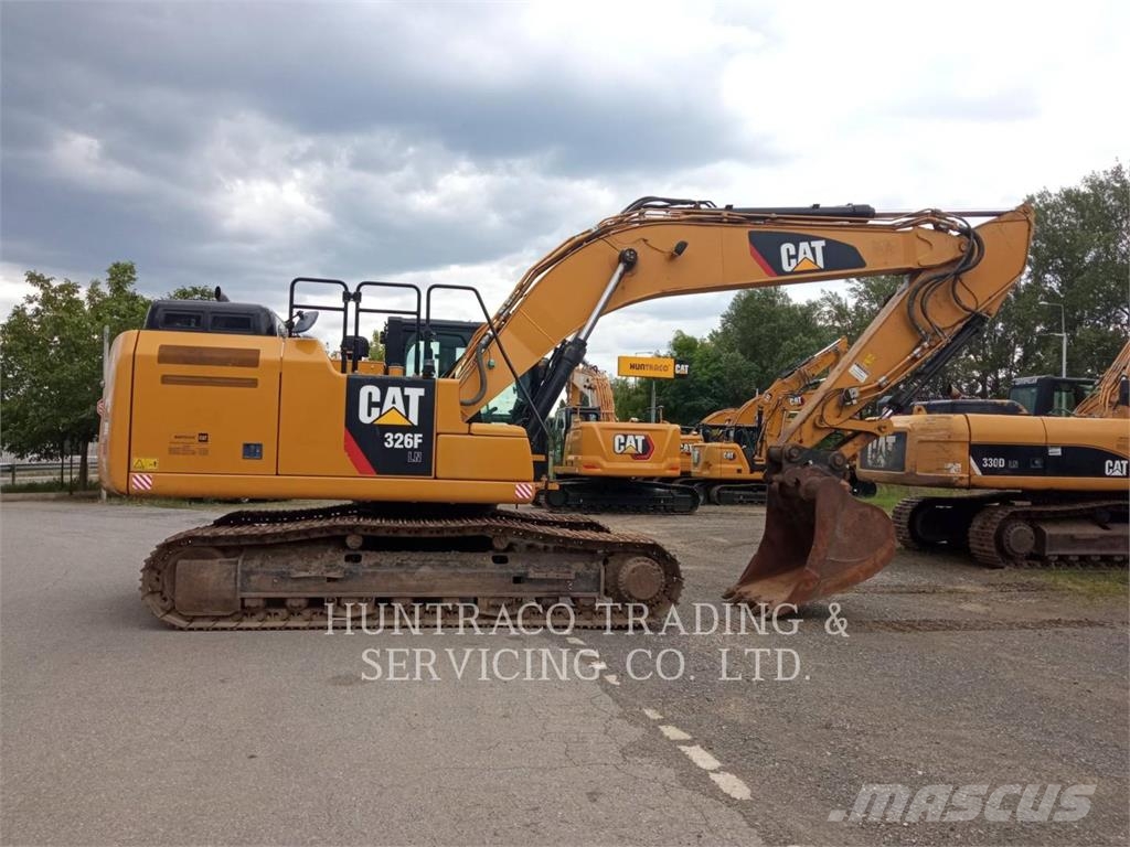 CAT 326FLN حفارات زحافة
