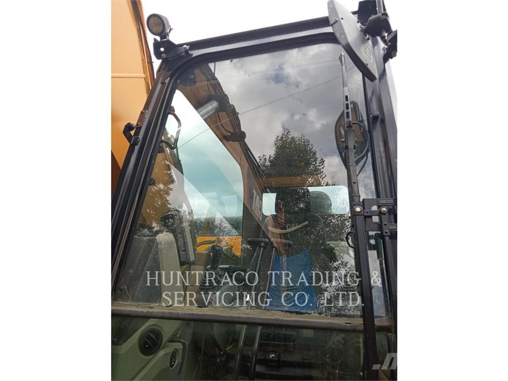 CAT 326FLN حفارات زحافة