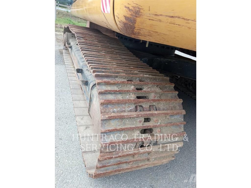 CAT 326FLN حفارات زحافة