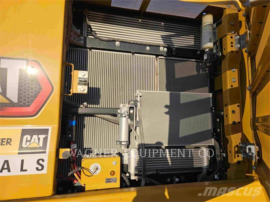 CAT 330 حفارات زحافة