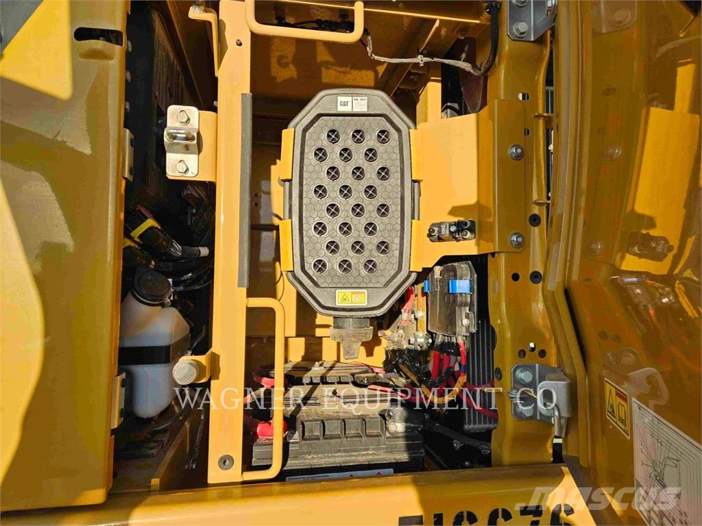 CAT 330 حفارات زحافة